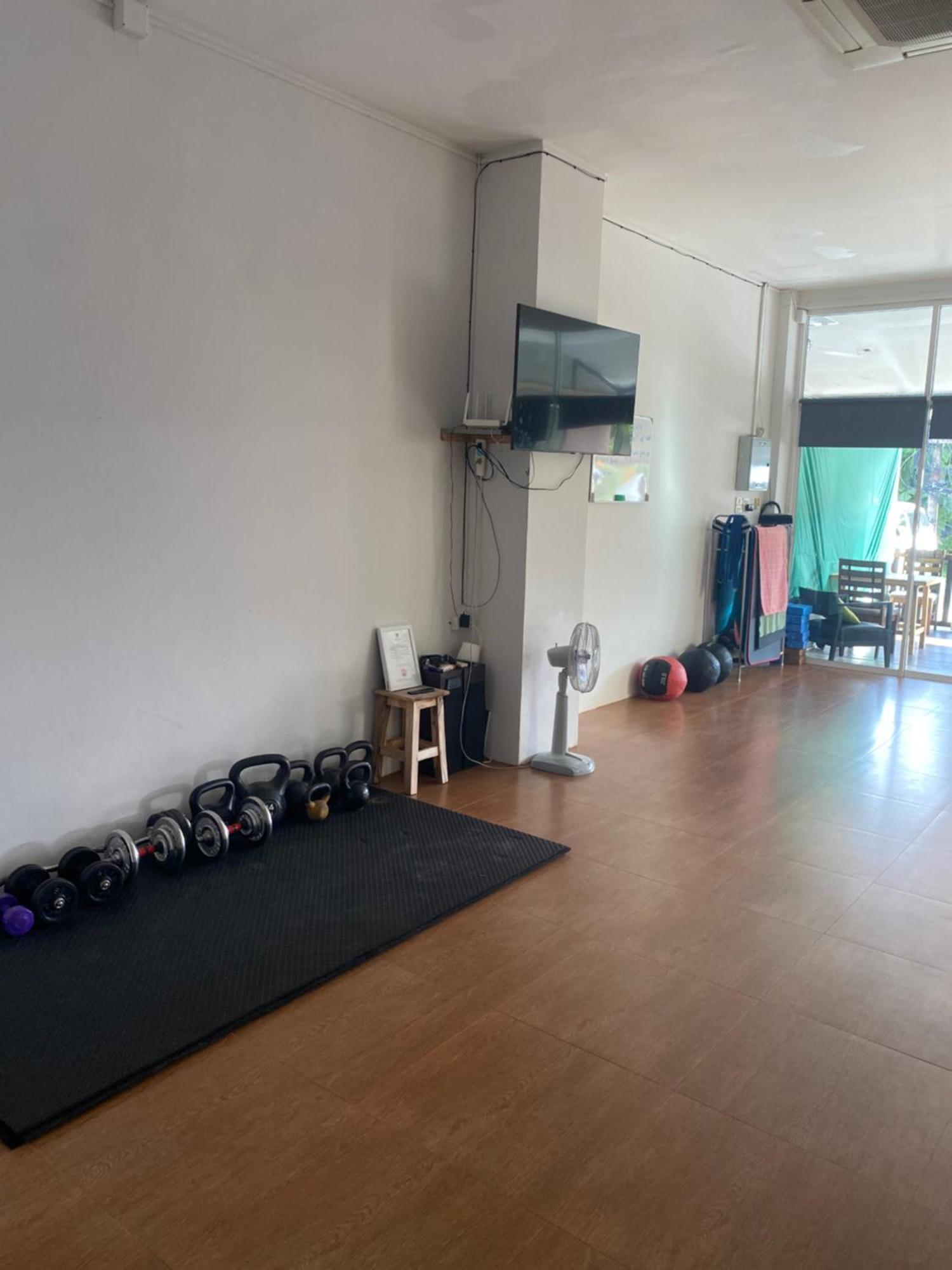 English Owned Homestay And Yoga Chalong Exterior photo