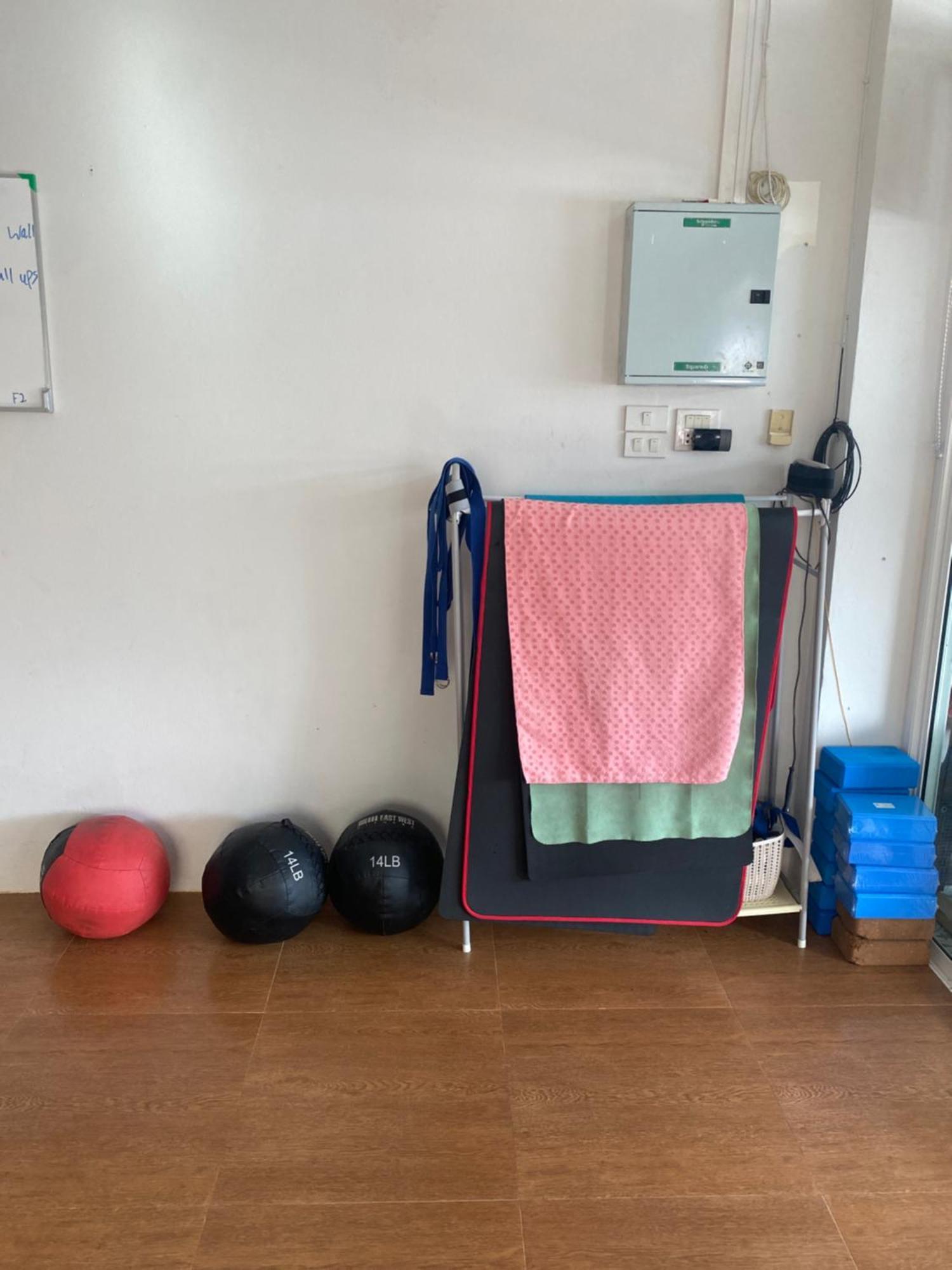 English Owned Homestay And Yoga Chalong Exterior photo