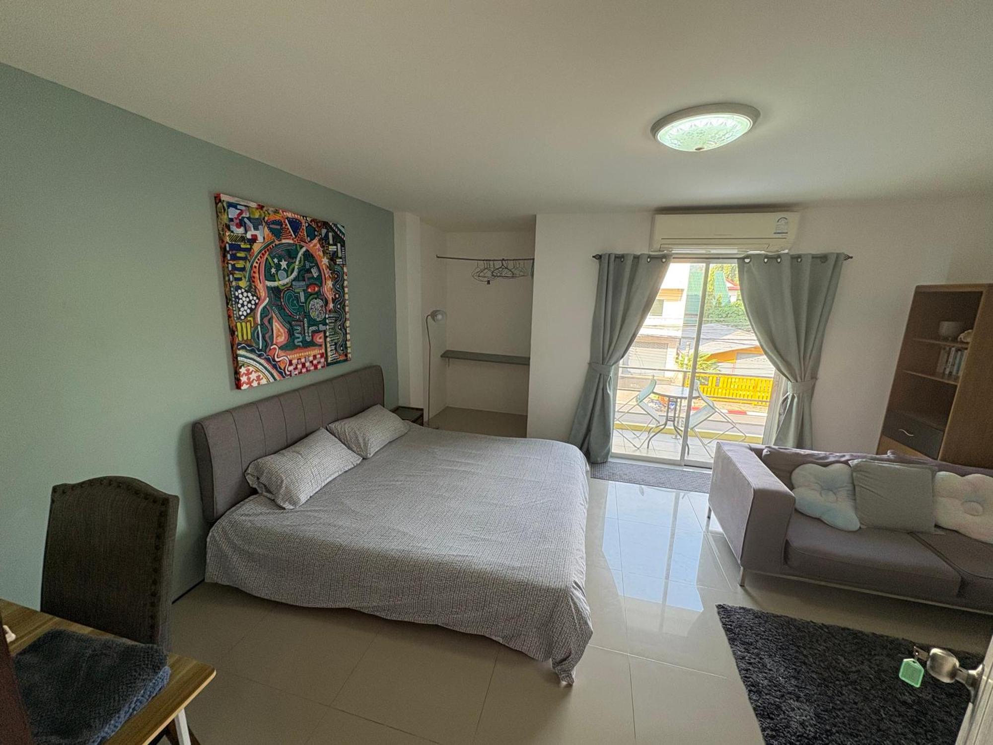 English Owned Homestay And Yoga Chalong Exterior photo
