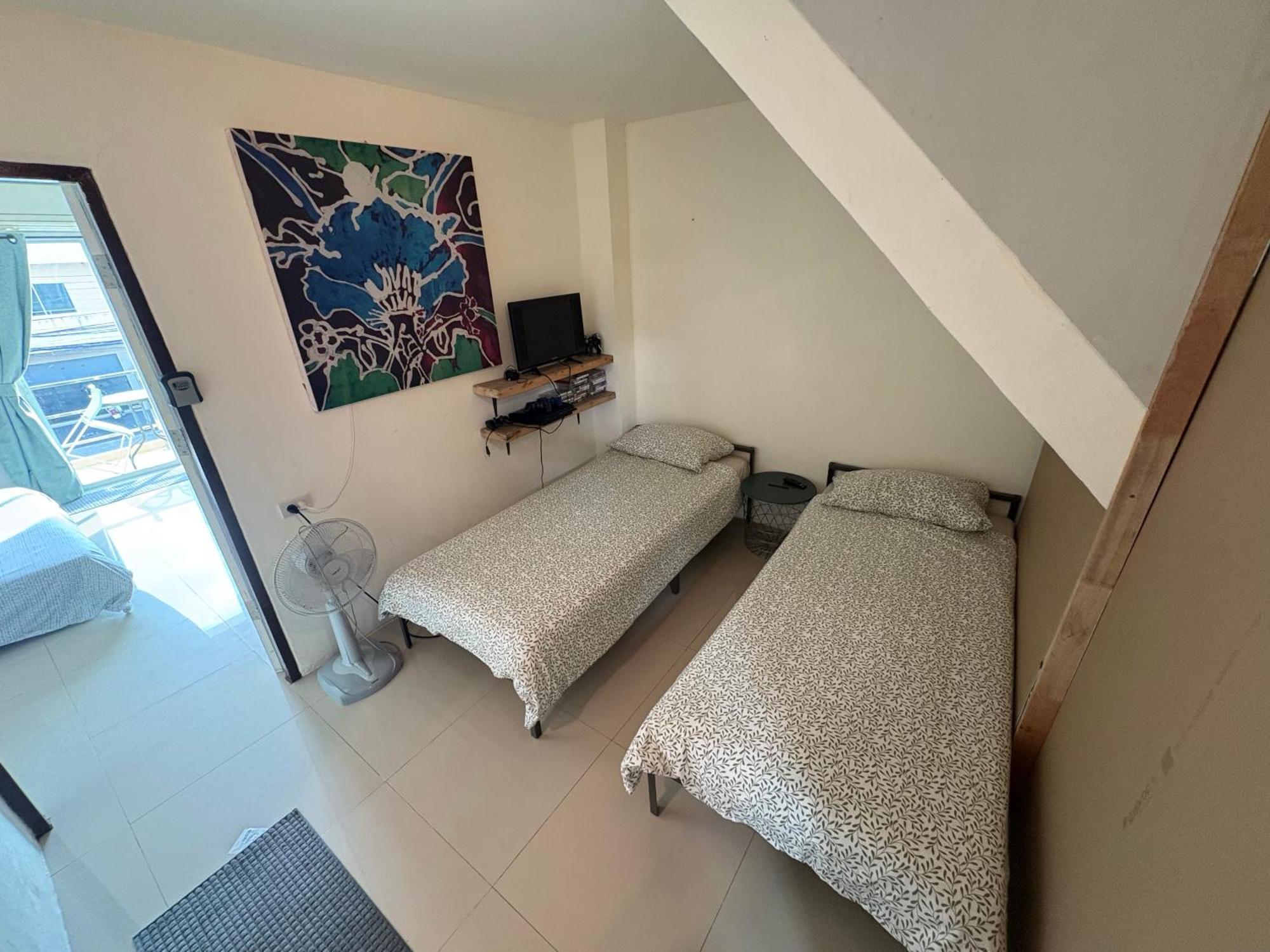English Owned Homestay And Yoga Chalong Exterior photo